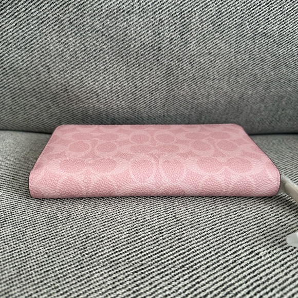 NWT Coach Long Zip Around Wallet In Signature Canvas In Gold/Powder Pink CW778 - Picture 5 of 6